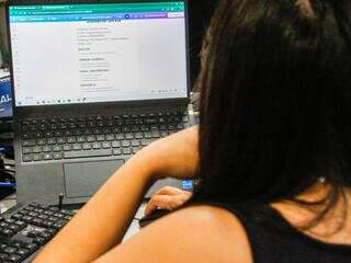 IA &eacute; usada para triagem de curr&iacute;culos e descarta quem &quot;enfeita&quot; demais
