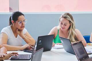 Faculdade nota m&aacute;xima tem mais de 35% dos calouros empregados 