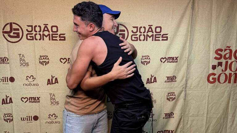 'Forrozeiro do MS', Chiad abriu show do ídolo João Gomes e pediu feat
