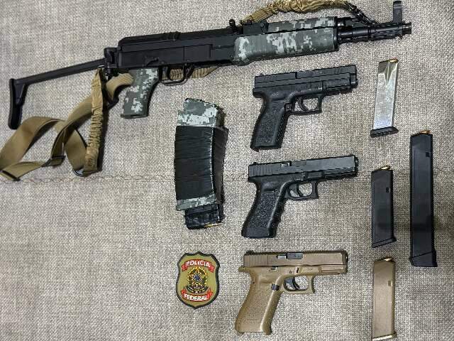 Filho e sobrinho de subprefeito s&atilde;o presos pela PF com fuzil e 3 pistolas