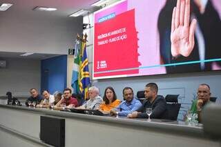Agress&otilde;es crescem e enfermeiros cobram &quot;blindagem&quot; urgente
