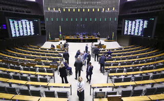 C&acirc;mara quer votar isen&ccedil;&atilde;o do IR e licen&ccedil;a ambiental antes do recesso
