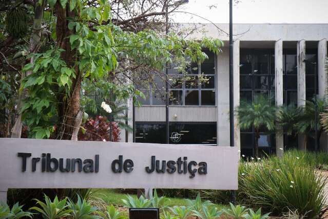 Apesar de recurso, TJ mant&eacute;m professor suspeito de abuso em sala de aula