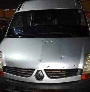 Furg&atilde;o de morador da Capital &eacute; alvejado a tiros em cidade da fronteira
