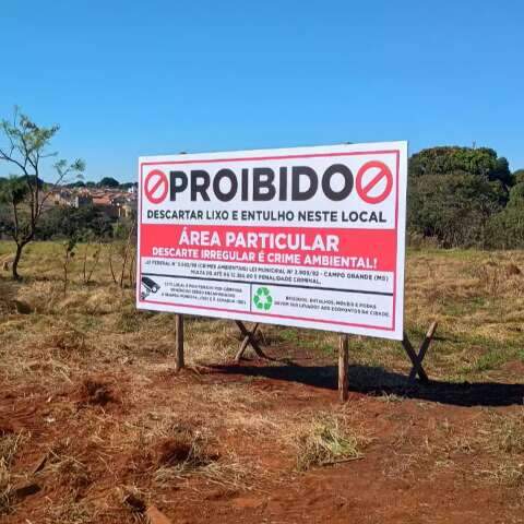 Mesmo com c&acirc;meras, rua vira ponto de lixo na regi&atilde;o do Caiob&aacute;