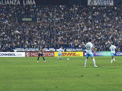 Gr&ecirc;mio desaba no segundo tempo e Alianza conquista vit&oacute;ria em casa