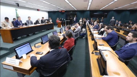 Comiss&atilde;o na C&acirc;mara aprova isen&ccedil;&atilde;o de IR para quem ganha at&eacute; R$ 5 mil