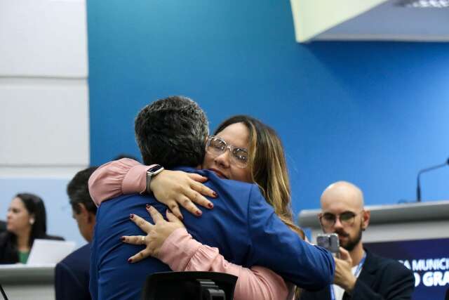 Ap&oacute;s semestre de tretas, folga parlamentar inicia com paz e amor