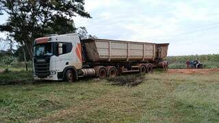 Crian&ccedil;a morre eletrocutada ap&oacute;s carreta derrubar poste em fazenda