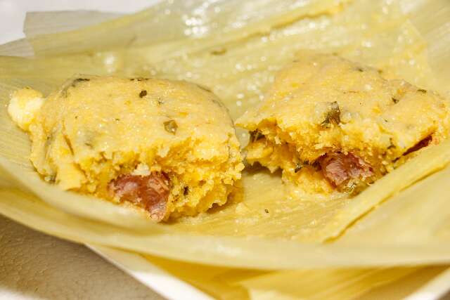 Pamonha &eacute; feita com lingui&ccedil;a, queijo e a saudade que Braz tem do Goi&aacute;s 