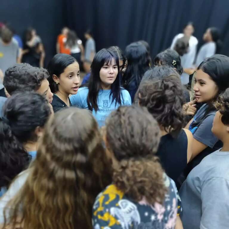 Quer colocar seu filho no mundo da arte? Curso gratuito prorroga inscrições