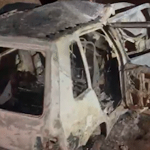 Carro pega fogo ao bater em &aacute;rvore e policial &eacute; socorrido com les&otilde;es graves