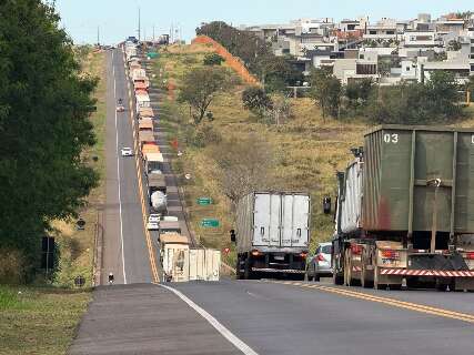 BR-163: obra de viaduto gera congestionamento na sa&iacute;da para Cuiab&aacute;