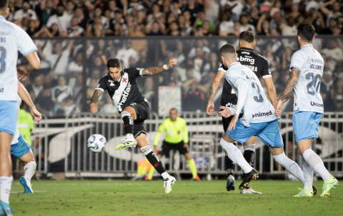 Vasco empata com o Gr&ecirc;mio em casa e segue fora da zona de rebaixamento