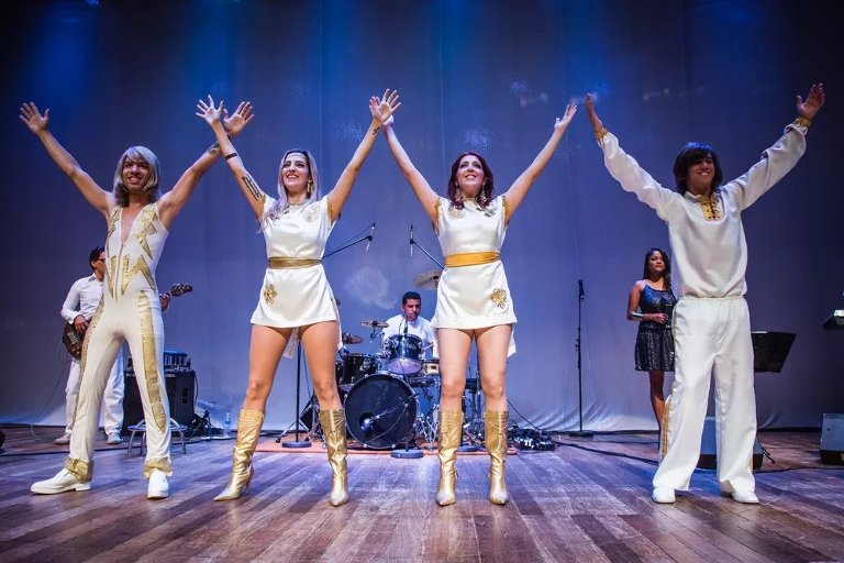 Sábado tem tributo à banda ABBA e festival com Ícaro e Gilmar 