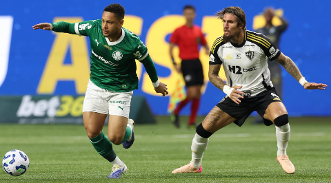 Palmeiras vence a primeira no Allianz pelo Brasileir&atilde;o com triunfo emocionante