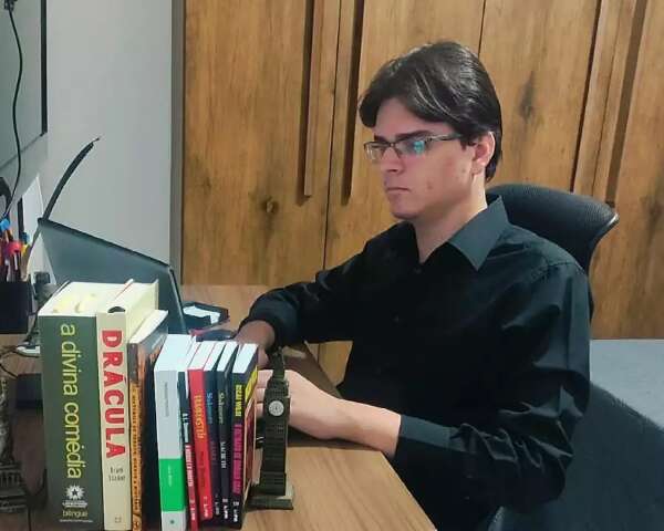 Da prosa &agrave; poesia: escritor de Campo Grande se destaca em premia&ccedil;&atilde;o