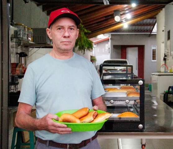 Ap&oacute;s 19 anos como motociclista, Jos&eacute; montou salgaderia na garagem