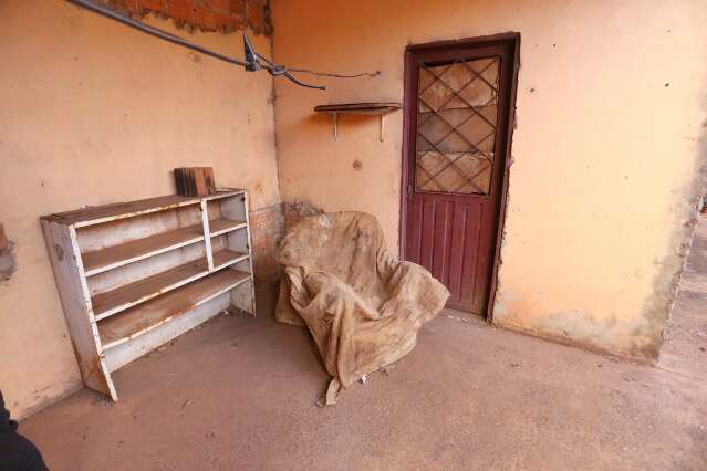 Homem pulou muro e se escondeu em casa aos fundos de onde matou ex da esposa