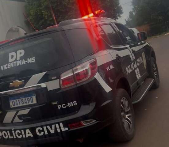 Vizinha &eacute; suspeita de furtar R$ 30 mil de idosos usando celular das v&iacute;timas