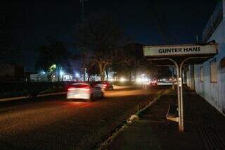 Falha em postes deixa Avenida Gunter Hans às escuras há quatro semanas Falha em postes deixa Avenida Gunter Hans às escuras há quatro semanas