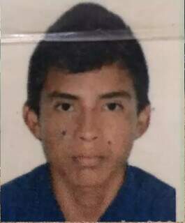 Professor &eacute; morto com golpes de foice ao negar dinheiro a grupo