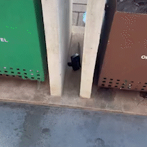 Cad&ecirc; o dono? Tornozeleira eletr&ocirc;nica &eacute; encontrada no Centro
