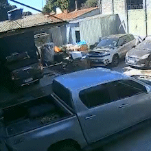 Fogo em terreno atinge oficina e gera preju&iacute;zo de R$ 5 mil