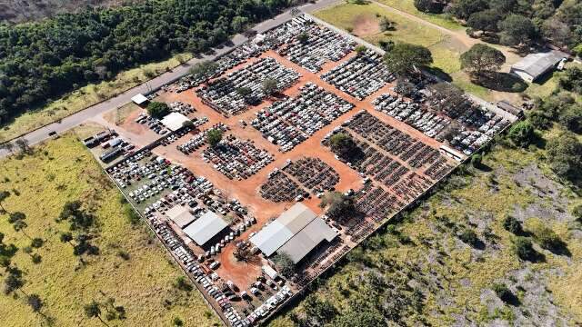Concorrido em leil&atilde;o, Corsa de R$ 3,5 mil foi arrematado por quase 3 vezes mais