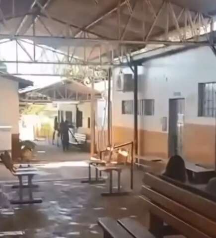 &quot;Revoltado&quot;, homem destr&oacute;i recep&ccedil;&atilde;o de posto de sa&uacute;de e acaba preso