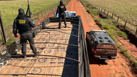 Paraguaio &eacute; preso com 25 mil caixas de cigarros contrabandeados na MS-299