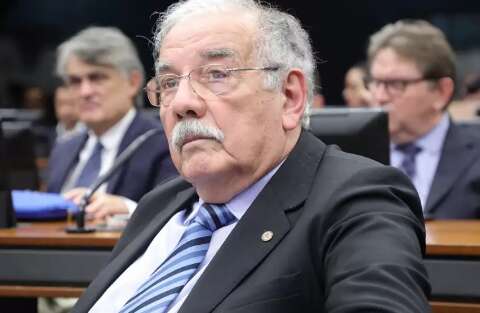 Deputado cita 3 mil ogivas nucleares para defender os EUA