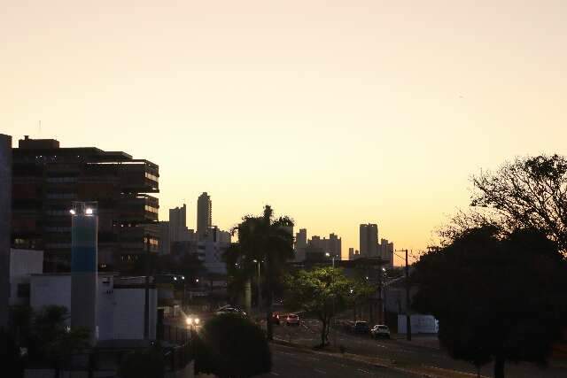 Campo Grande completa um m&ecirc;s sem chuva, e previs&atilde;o &eacute; mais seca