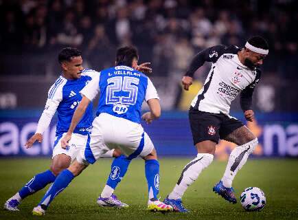 Cruzeiro mant&eacute;m lideran&ccedil;a do Brasileir&atilde;o ao empatar com Corinthians