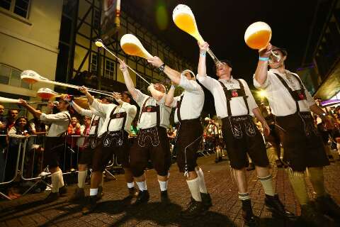Blumenau te espera com a maior festa alem&atilde; das Am&eacute;ricas