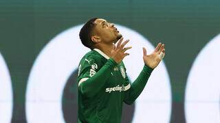 Palmeiras visita Fluminense e Corinthians recebe l&iacute;der do Brasileir&atilde;o