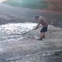 Sebo vaza de caminh&atilde;o, interdita meia pista e mobiliza funcion&aacute;rios de empresa