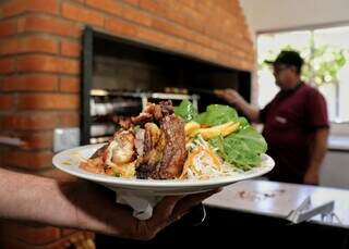 Pillone Restaurante abre com comida caseira e churrasco ga&uacute;cho