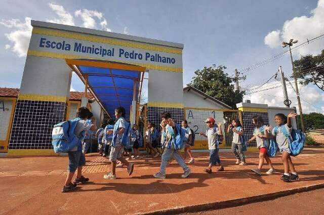 Prefeitura faz acordo para aumentar n&uacute;mero de professores de apoio em Dourados