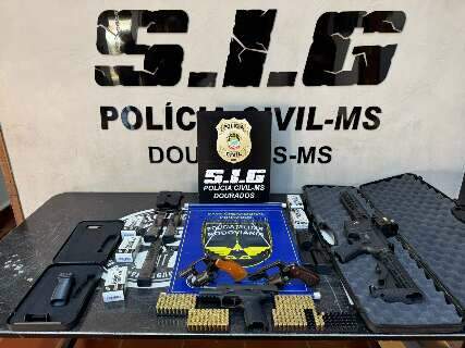 Acusado de atirar no patr&atilde;o da noiva, empres&aacute;rio flagrado com armas &eacute; solto