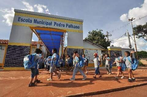 Prefeitura faz acordo para aumentar n&uacute;mero de professores de apoio em Dourados