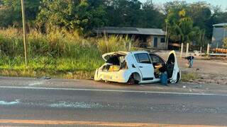 Motorista foge após acidente e abandona carro lotado de maconha Motorista foge após acidente e abandona carro lotado de maconha