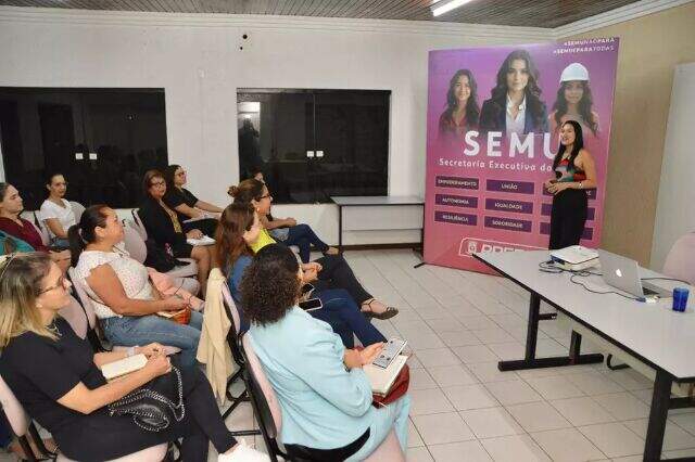 "Prefeitura oferece cursos gratuitos de crochê e administração a mulheres"