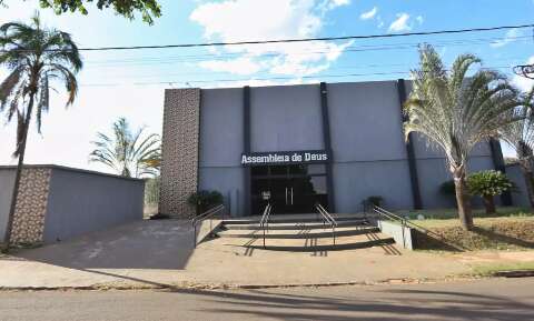 Prefeitura tenta novamente recuperar &aacute;rea invadida por igreja fundada por Olarte