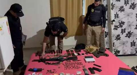 Traficante que escapou de atentado &eacute; preso com armas e blindados