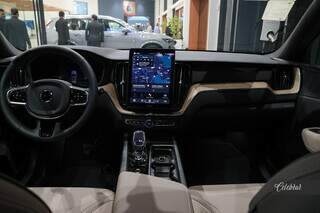 Enzo Volvo lan&ccedil;a novo XC60 com mais tecnologia e sofistica&ccedil;&atilde;o