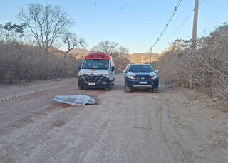 Homem &eacute; encontrado morto com sete facadas em estrada rural