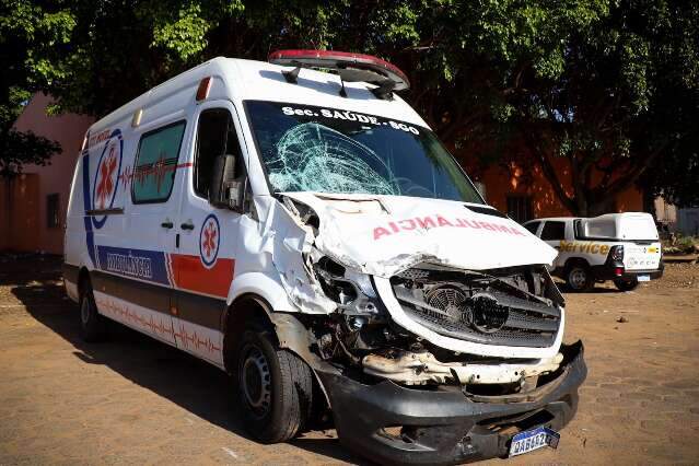 Jovem de 19 anos morre ap&oacute;s moto bater em ambul&acirc;ncia
