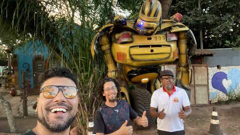 Com rob&ocirc;s, naves e ETs, casa de Pablo &eacute; o point do Portal da Lagoa
