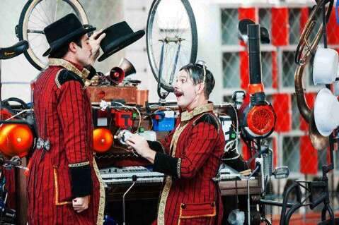 Teatro Prosa ter&aacute; programa&ccedil;&atilde;o gratuita com cinema, m&uacute;sica e circo